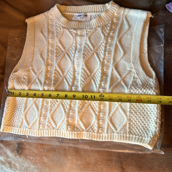 NWT crop top sweater - Picture 4 of 5